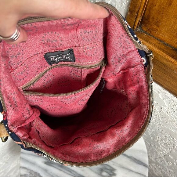 Myra | Red Blue Paisley Floral Canvas With Cow Hide Western Crossbody Purse - Picture 12 of 14